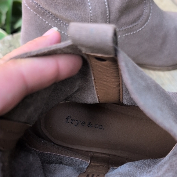 Chic Suede Ankle Boots - Taupe - Picture 8 of 9